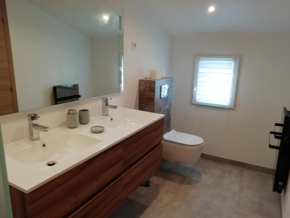 Appartement Au Dessus De La Maison Du Saunier Salin de Giraud Bagian luar foto