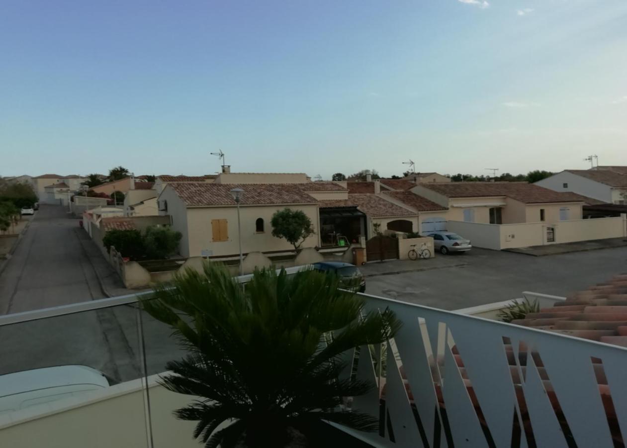 Appartement Au Dessus De La Maison Du Saunier Salin de Giraud Bagian luar foto