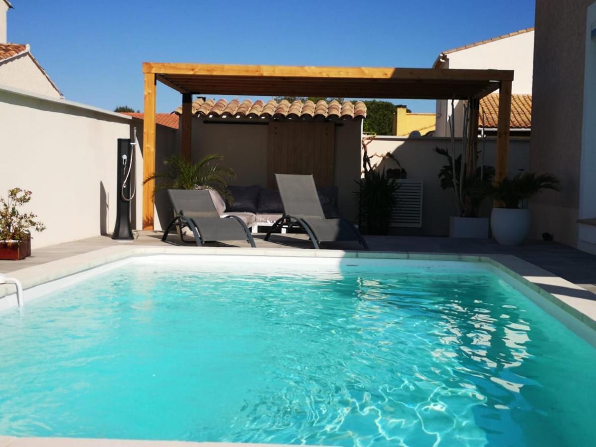 Appartement Au Dessus De La Maison Du Saunier Salin de Giraud Bagian luar foto