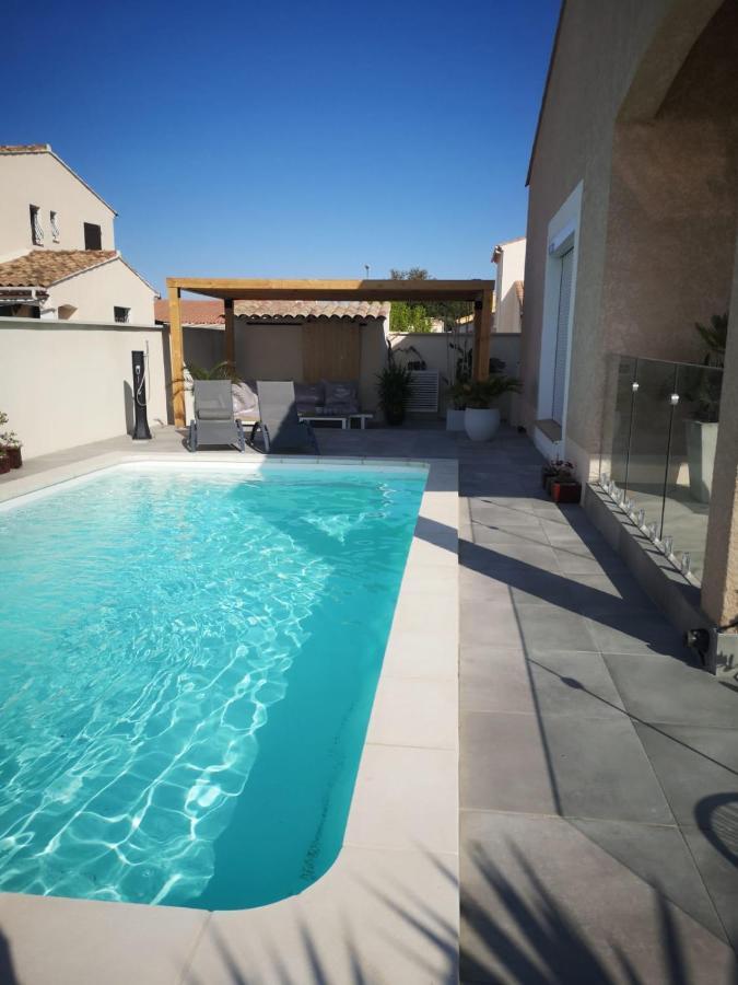 Appartement Au Dessus De La Maison Du Saunier Salin de Giraud Bagian luar foto